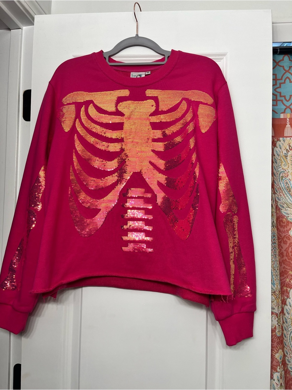 QUEEN OF SPARKLES Magenta Skeleton sweatshirt